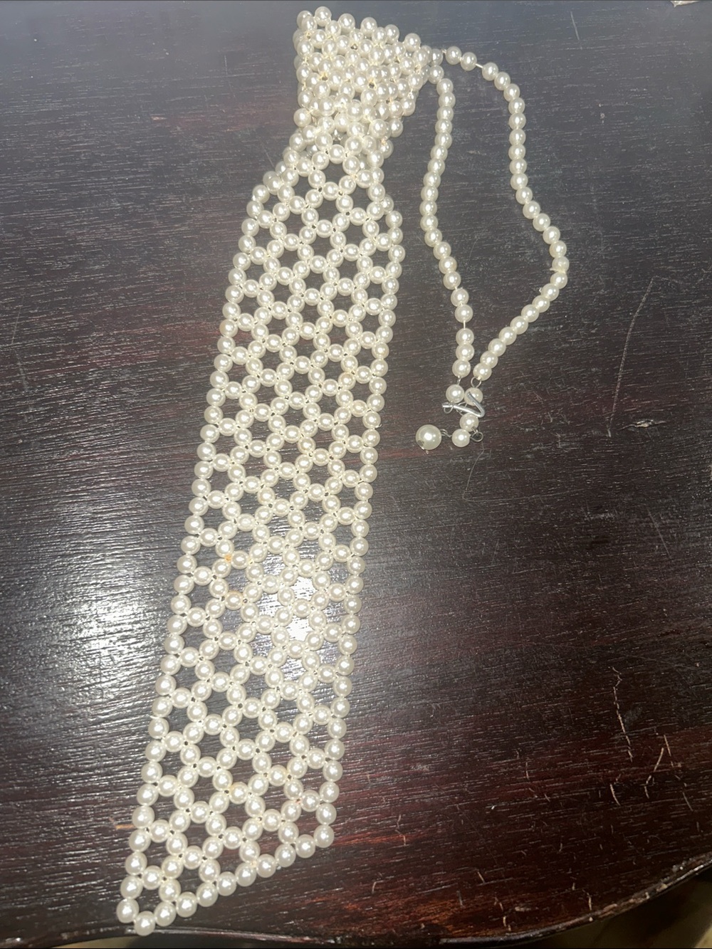 Vintage faux pearl necklace tie
